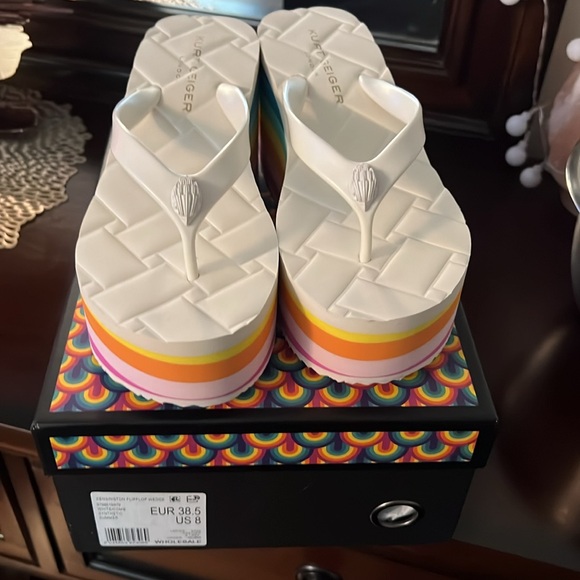 Women’s Kurt Geiger rainbow wedge - Picture 4 of 7